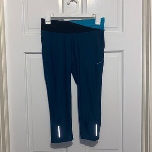 Nike Cropped Leggings‎